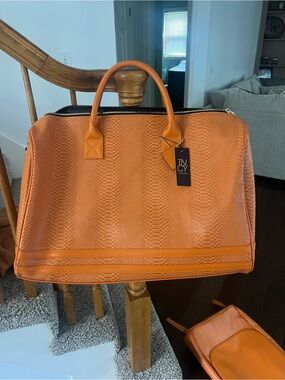 NWT Tote&Carry Signature Weekender Duffle Bag in Tangerine